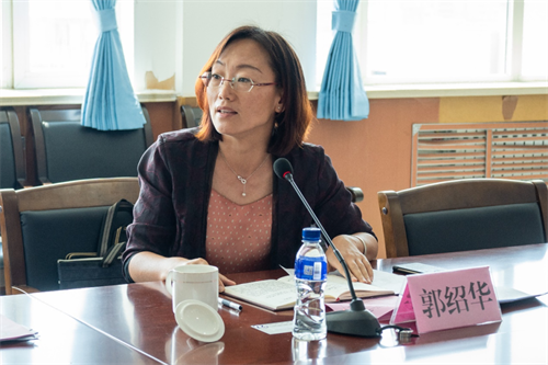 共襄家庭教育科研大计——中国老教授协会编审委员会专家出席烟台职业学院家庭教育座谈会10_副本.png