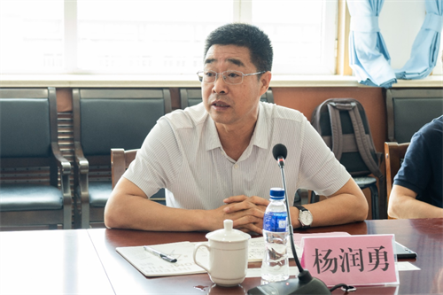 共襄家庭教育科研大计——中国老教授协会编审委员会专家出席烟台职业学院家庭教育座谈会5_副本.png