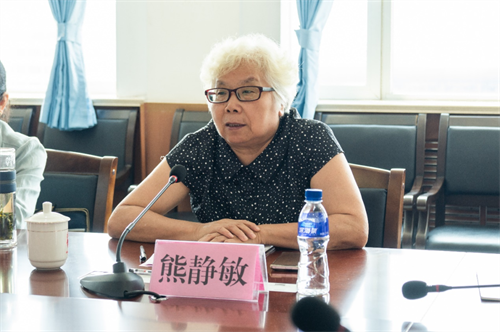 共襄家庭教育科研大计——中国老教授协会编审委员会专家出席烟台职业学院家庭教育座谈会6_副本.png